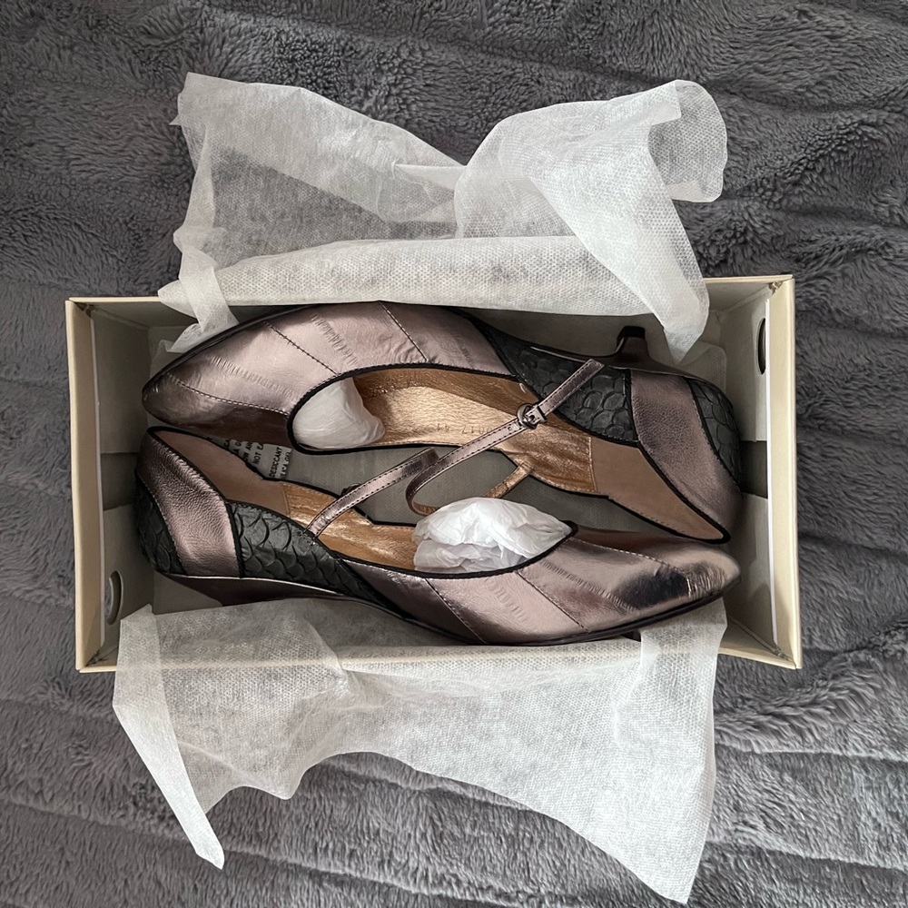 Pewter Fish Skin Kitten Heel